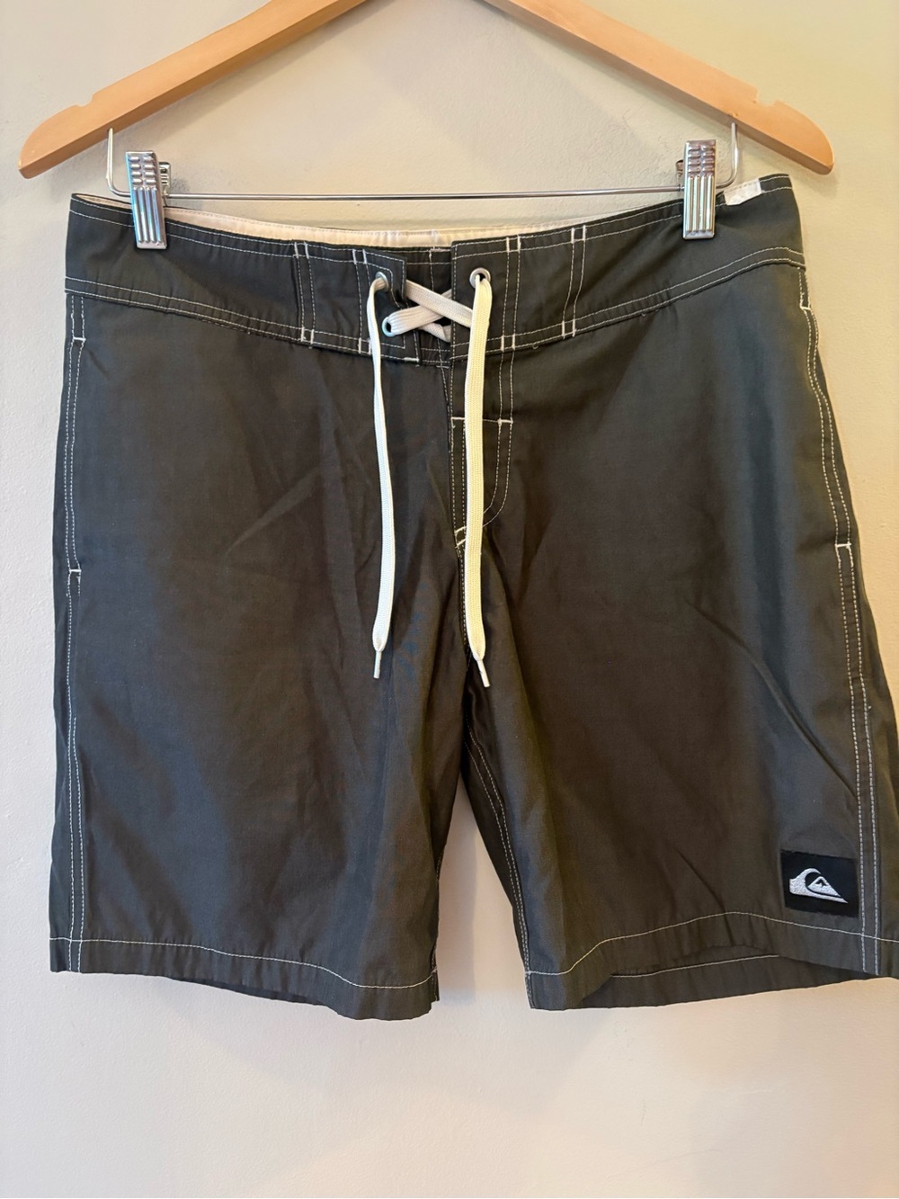 Quiksilver Original Scallop Board Shorts Grey Swim Trunks, men’s Sz 30.